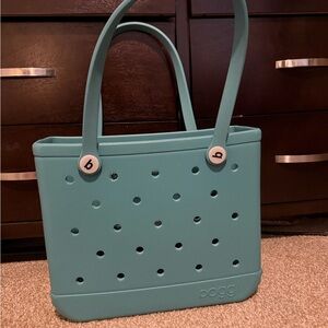 Bogg Bag Turquoise And Caicos Tonal **EXCELLENT CONDITION**
